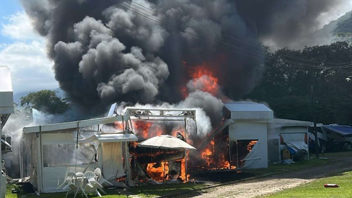 Incêndio em motorhome causa destruição no camping de Ubatuba