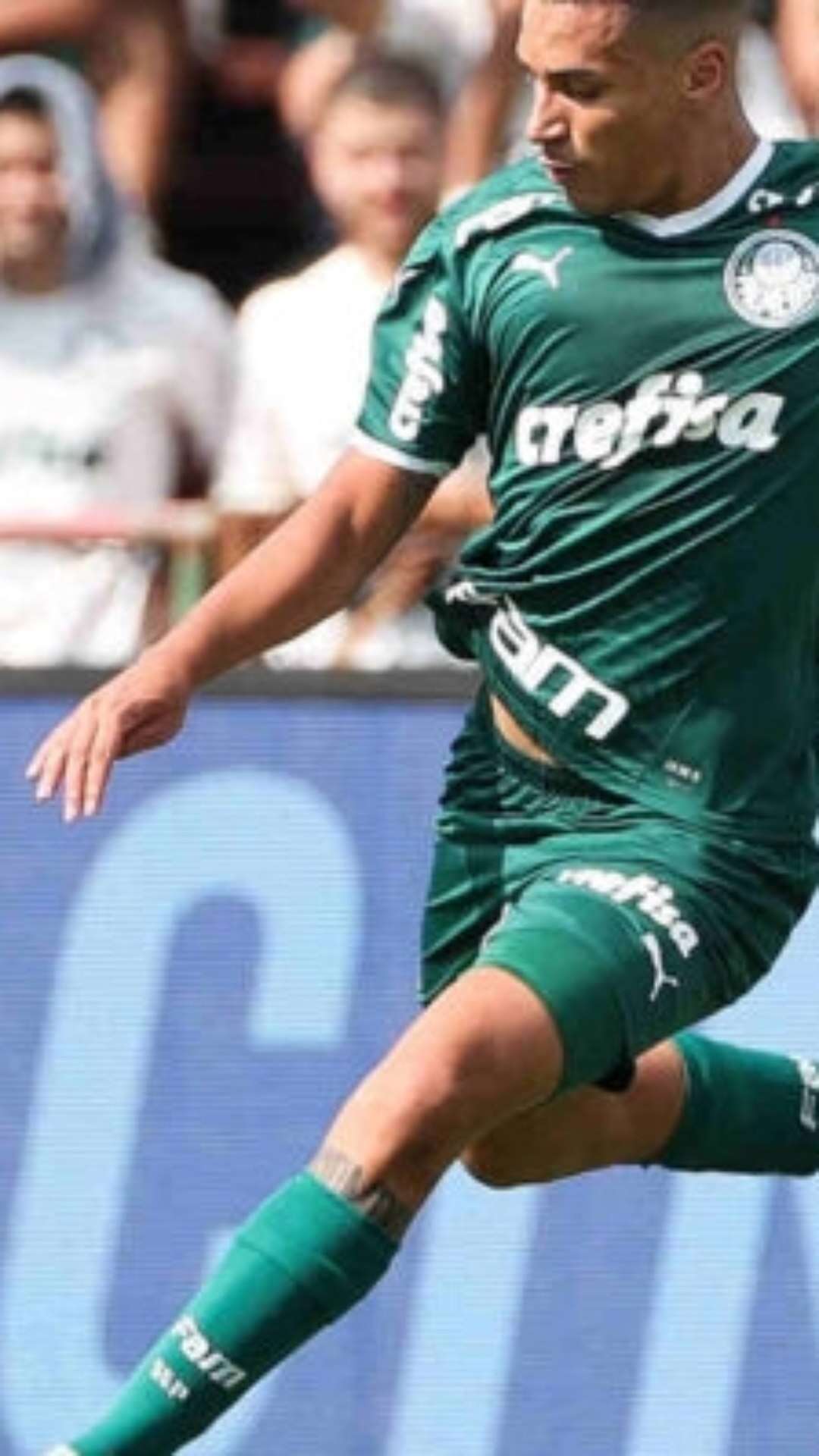 Zagueiro Henri, do Palmeiras, tem negociação encaminhada com o CRB