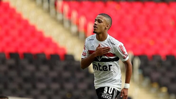 Volpi pega dois pênaltis e São Paulo massacra o Flamengo no Maraca