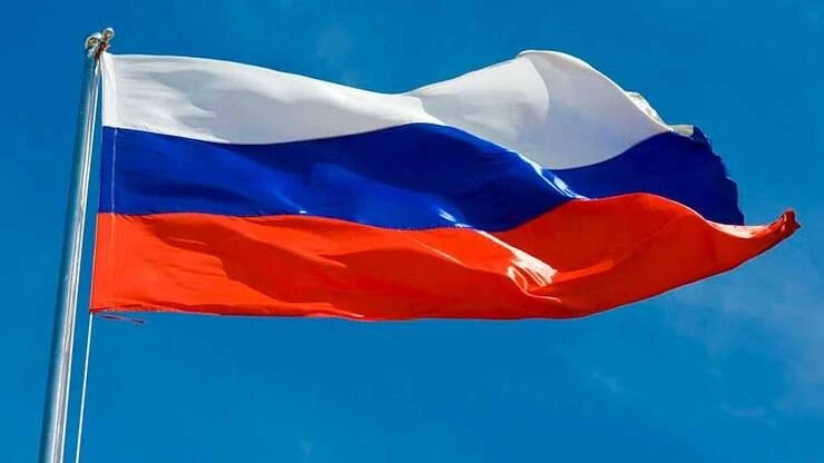 Rússia tem recorde de mortes diárias e passa a obrigar uso de máscara
