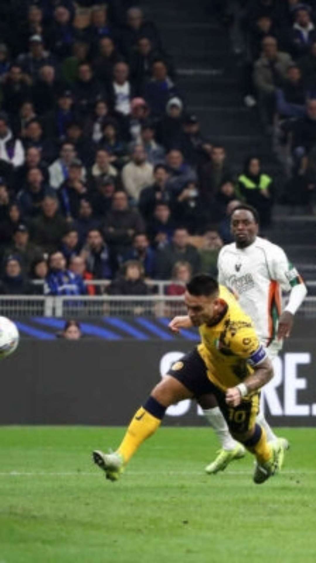 Inter de Milão derrota Venezia com gol de Lautaro Martínez