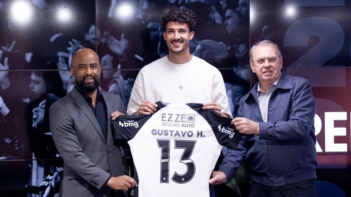 Corinthians anuncia renovação com Gustavo Henrique