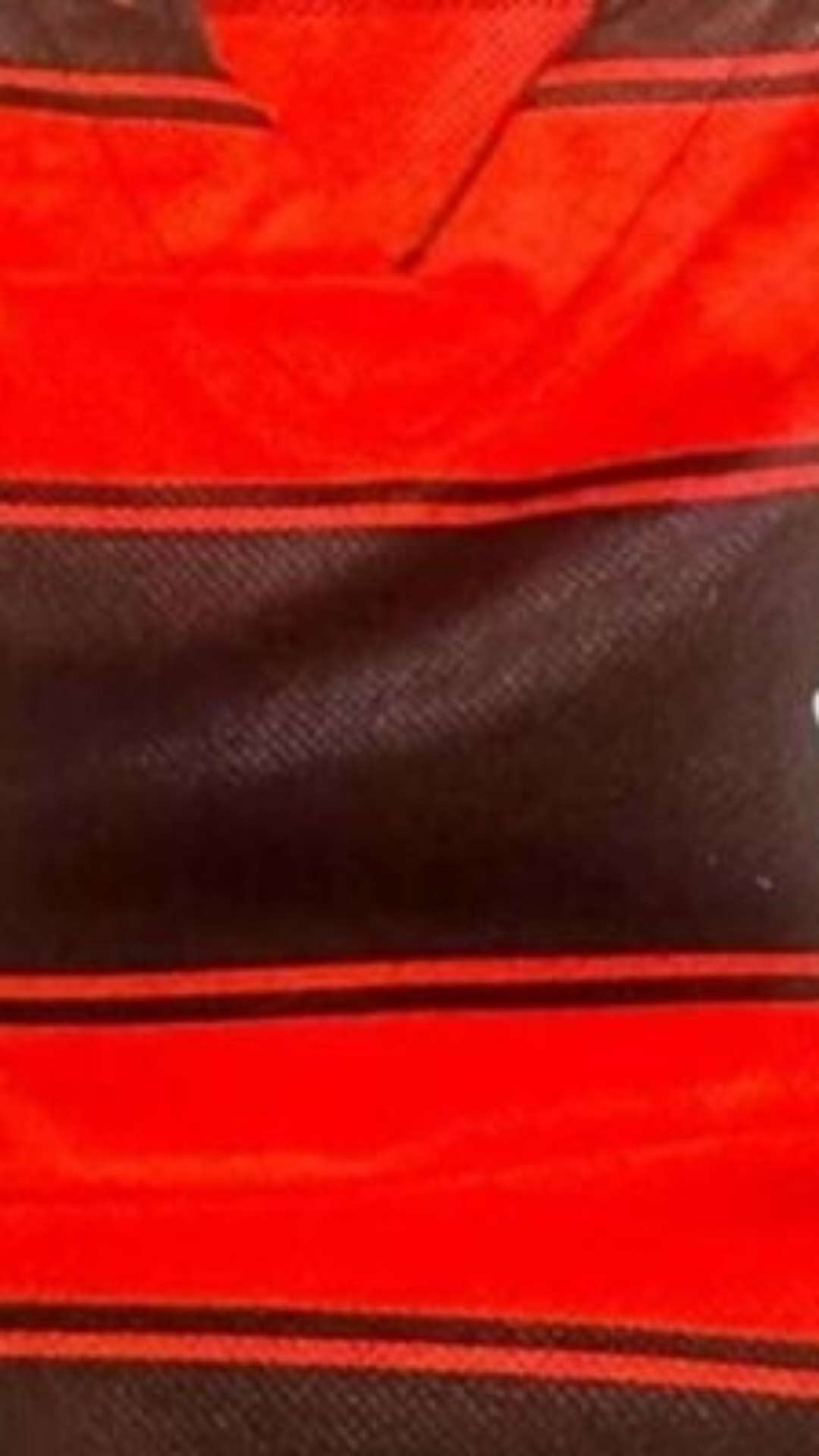 Vaza imagem da nova camisa do Flamengo para 2025; saiba data de apresentação