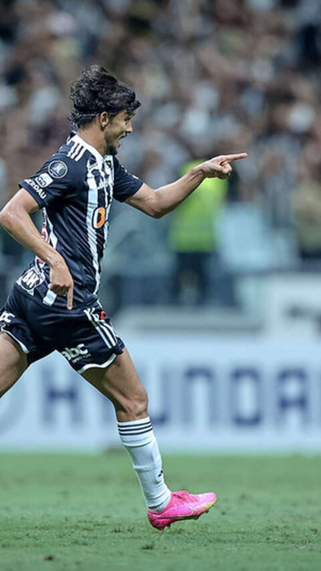 Hoje no Atlético, Scarpa lembra período com Abel Ferreira no Palmeiras