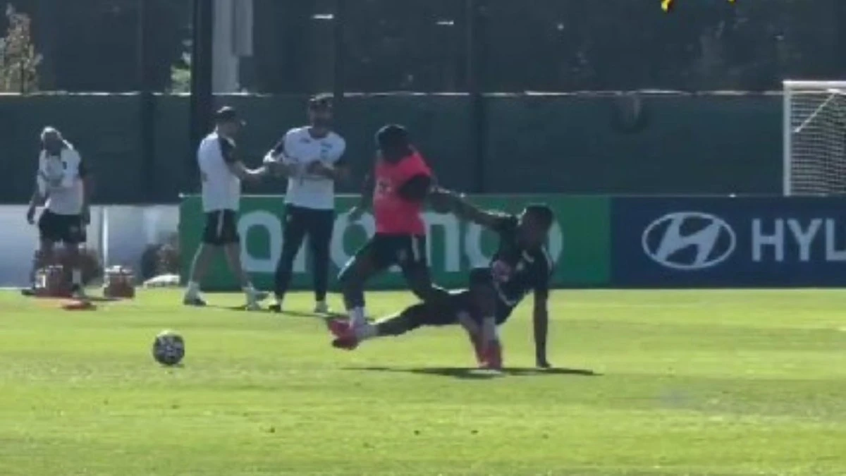 Será que Casemiro daria rasteira em Neymar no treino? Será?