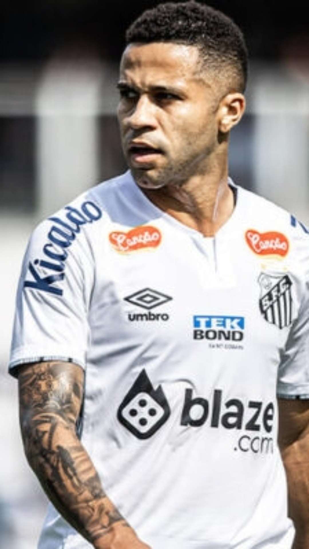 Santos espera novo treinador para definir futuro de Serginho