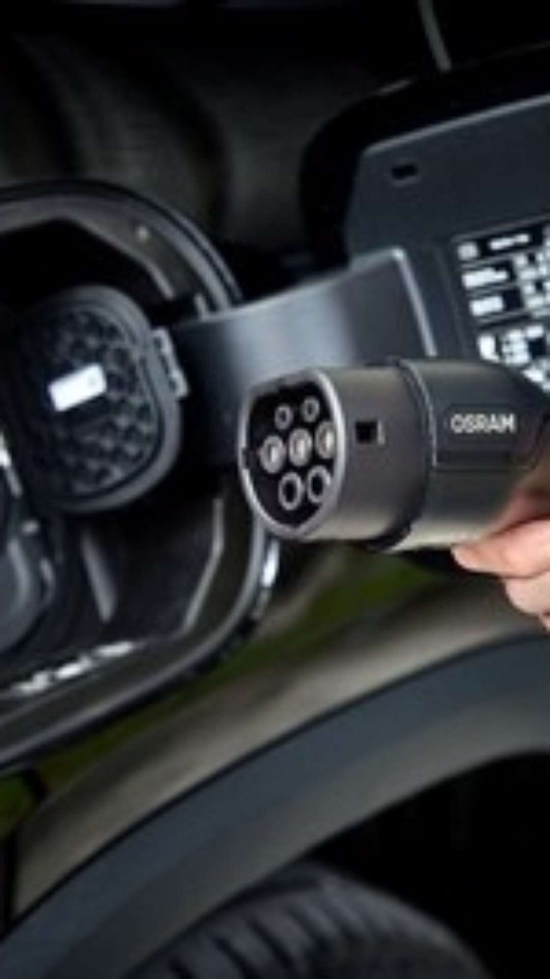 OSRAM amplia portfólio de acessórios automotivos e lança seu primeiro carregador 7 pinos para veículos elétricos