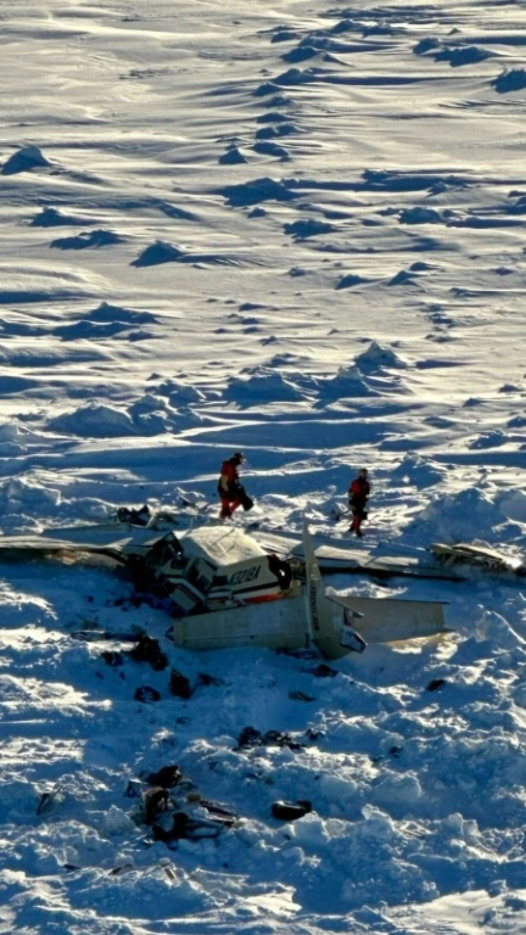 Guarda Costeira descarta sobreviventes após queda de avião no Alasca