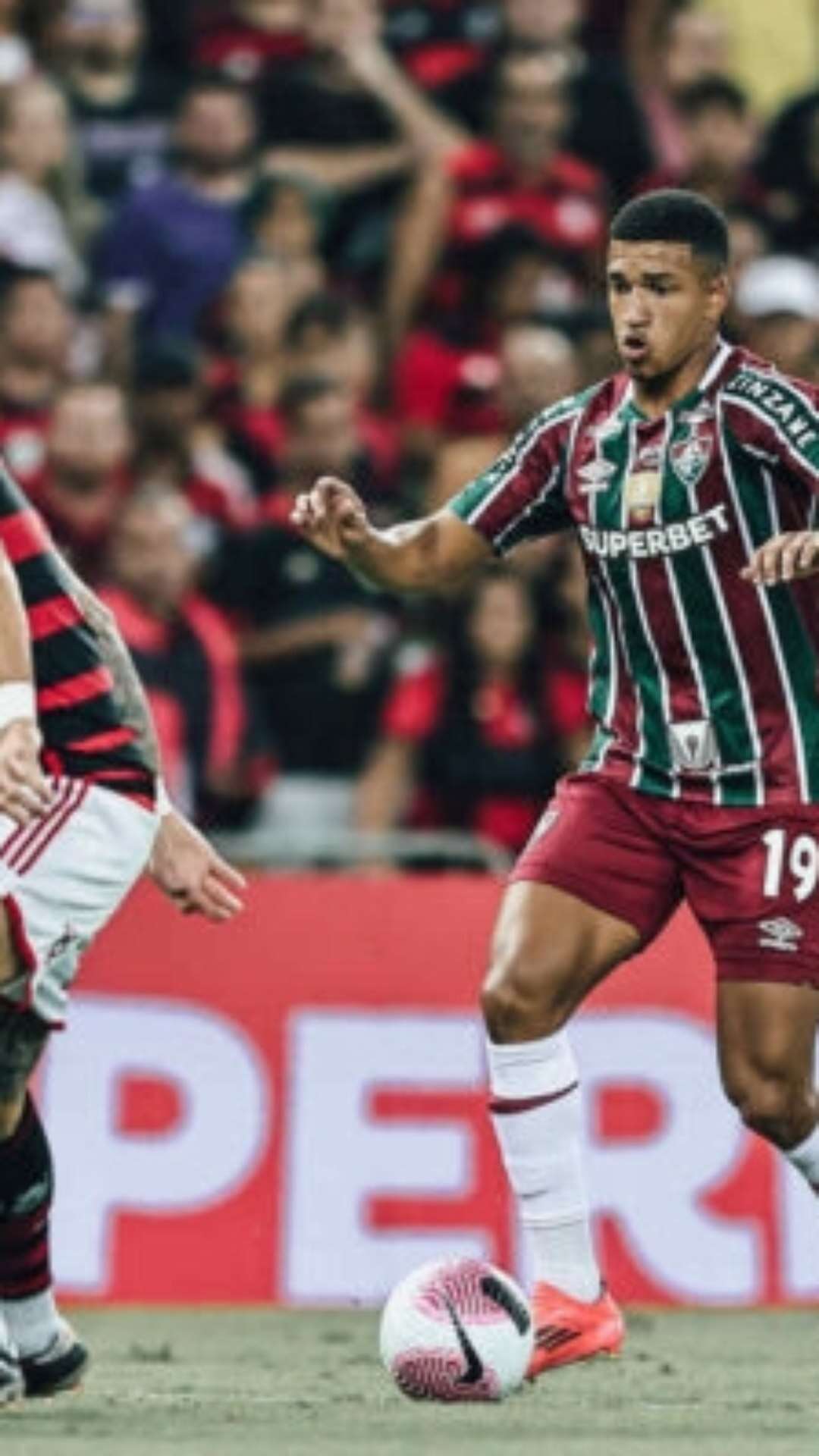 Kauã Elias fala sobre primeiro Fla-Flu e possível saída para a Europa: ‘Quero ficar no Fluminense’