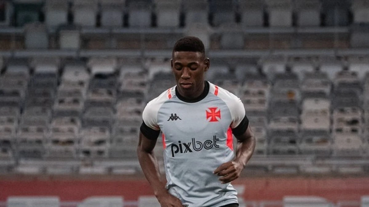 Vasco pode negociar Léo Pelé; Inter, Bahia e Athletico se interessam