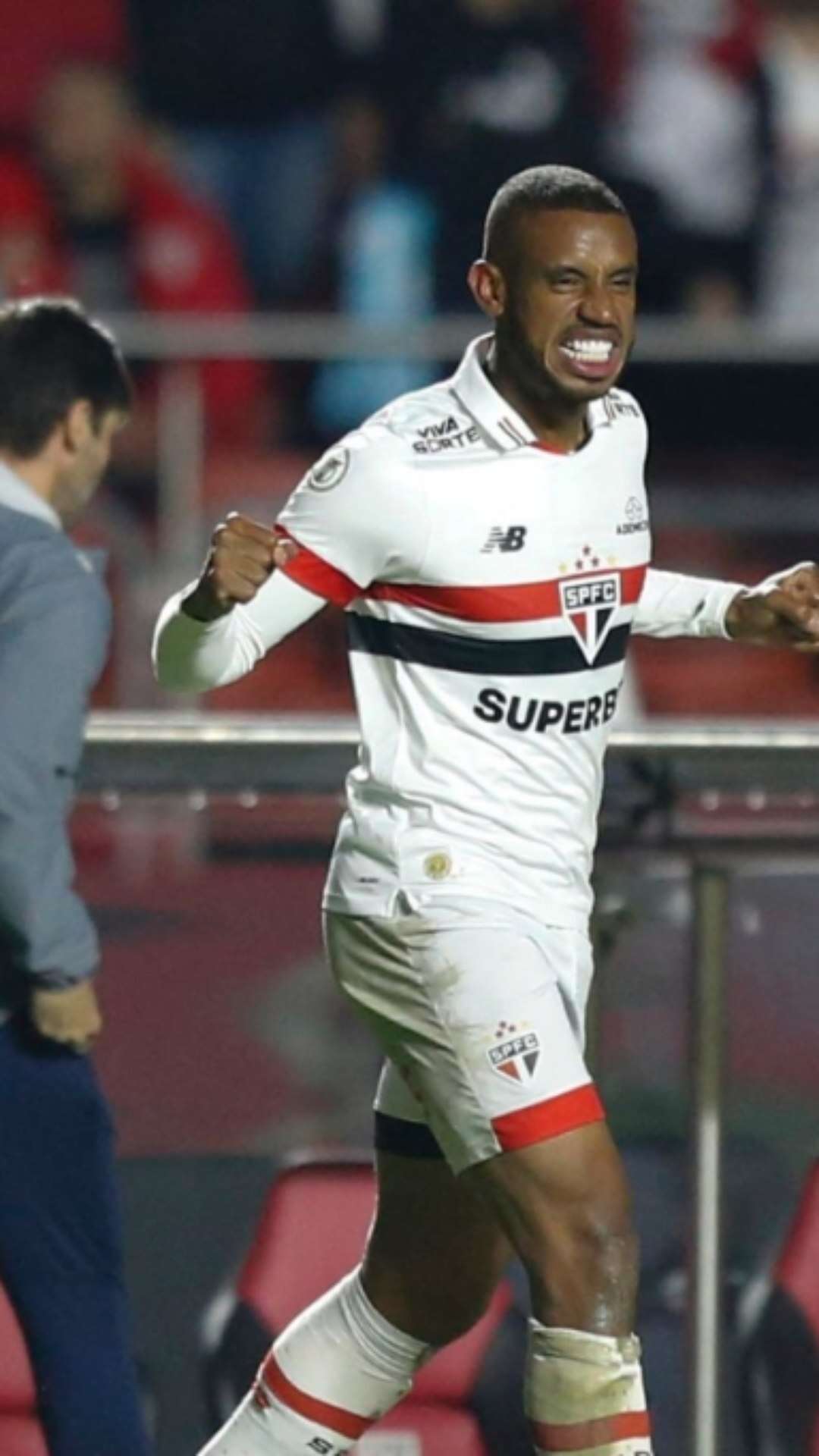 Autor do segundo gol do São Paulo, André Silva celebra vitória contra o Athletico e enaltece trabalho do elenco