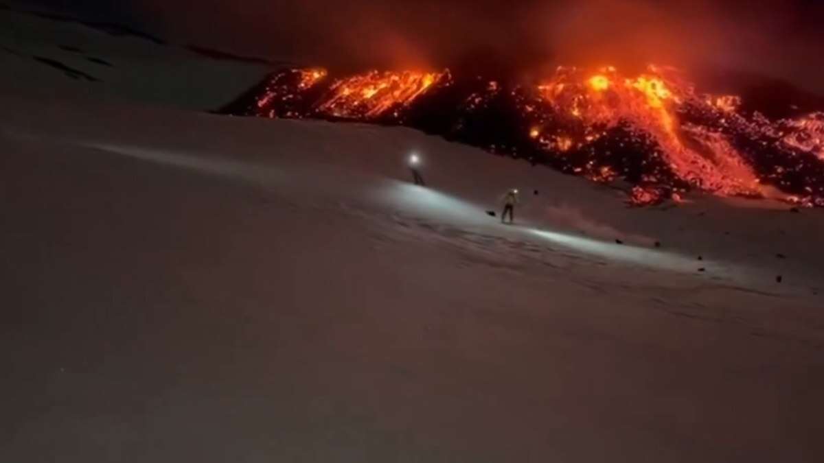 Turistas esquiam próximo de erupção e preocupam autoridades