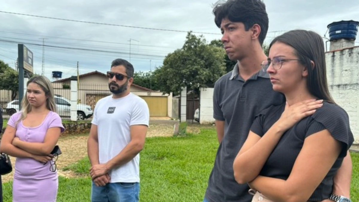 Após 4 anos, meninos trocados em maternidade voltam às famílias