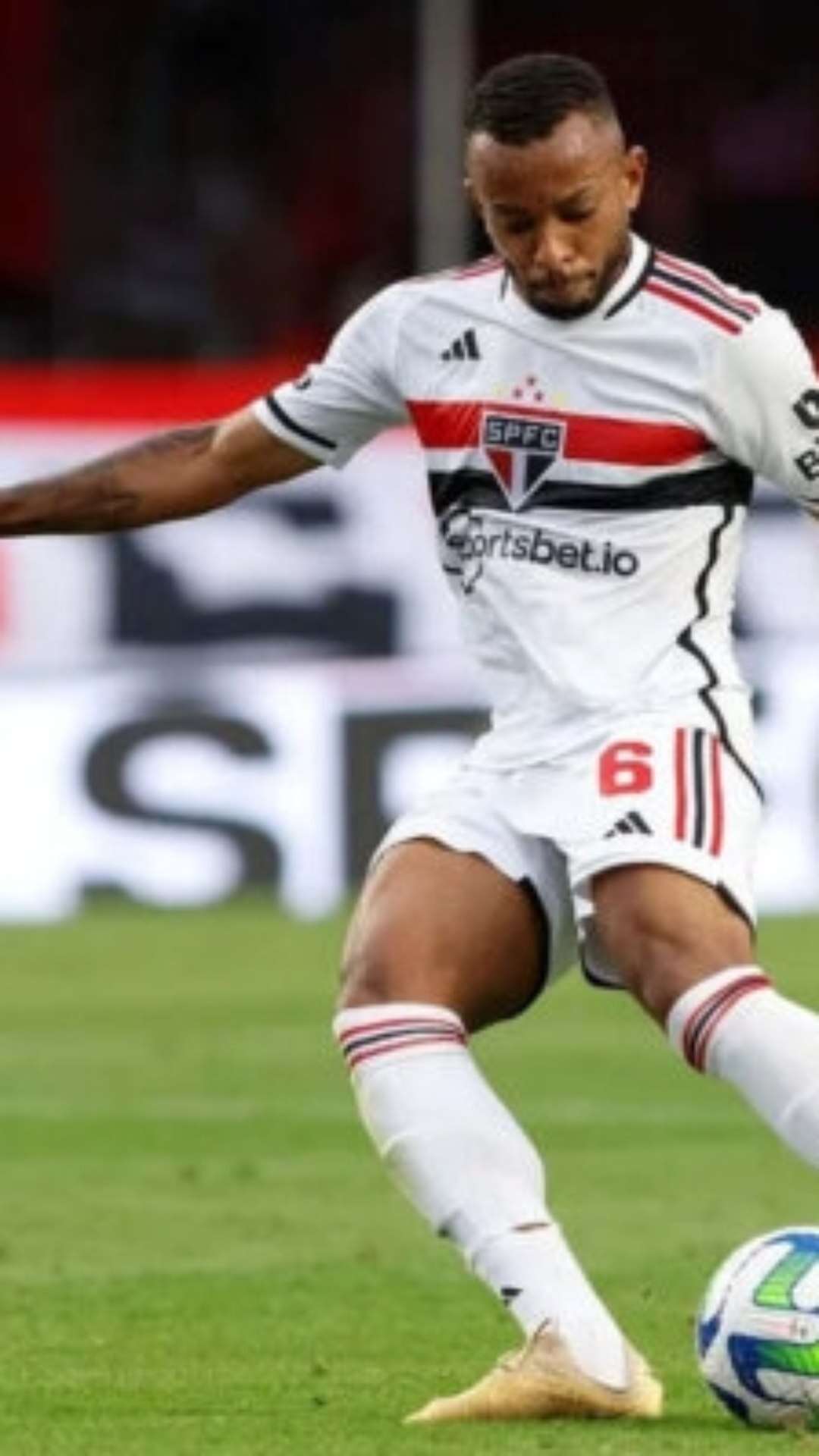 Wellington sente lesão e não viaja com São Paulo para Salvador