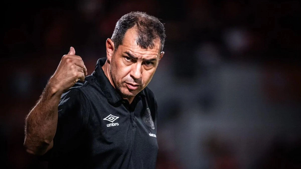 Santos se acerta com Carille e negocia pagamento da multa rescisória