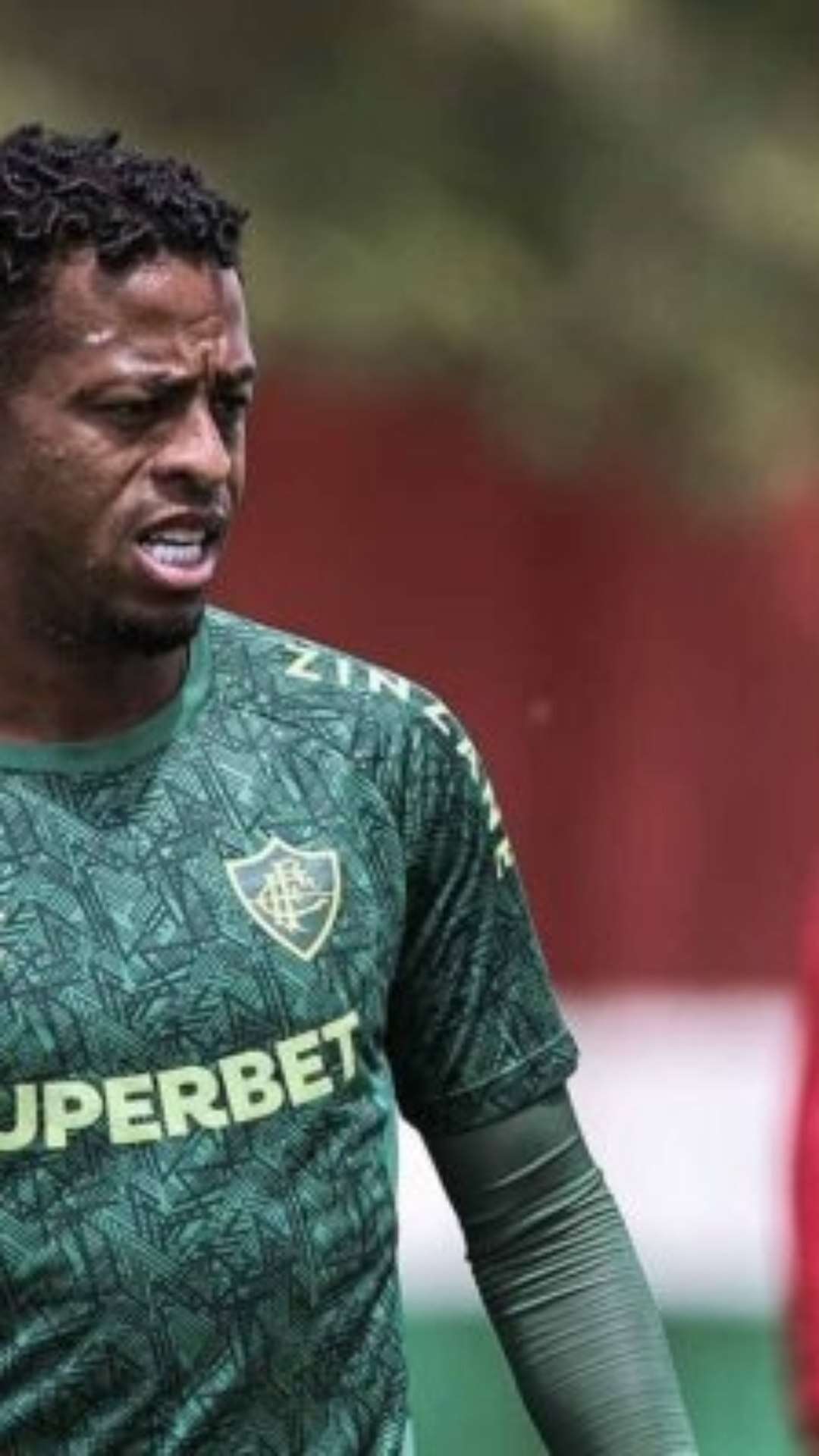 Keno tem lesão e está fora do Fluminense contra o Athletico-PR