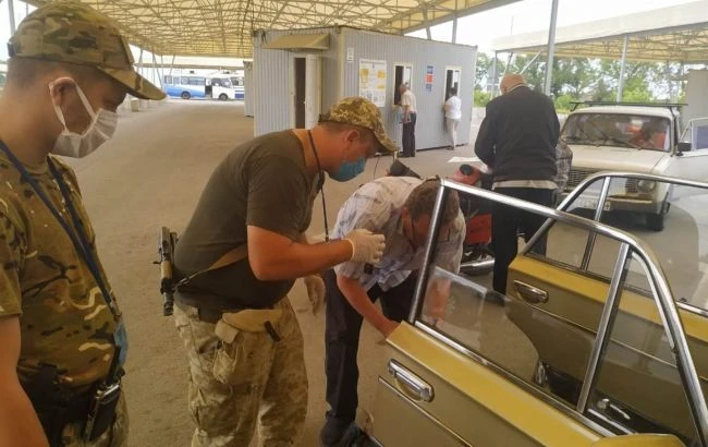 На Донбасі тимчасово відновився пропуск на одному з КПВВ