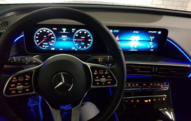 В Житомирі дитина їхала сама за кермом на величезній швидкості (відео)