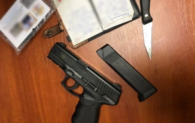 У Києві чоловік стріляв у патрульний автомобіль