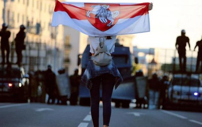 У Білорусі за добу затримали майже 450 учасників протестів