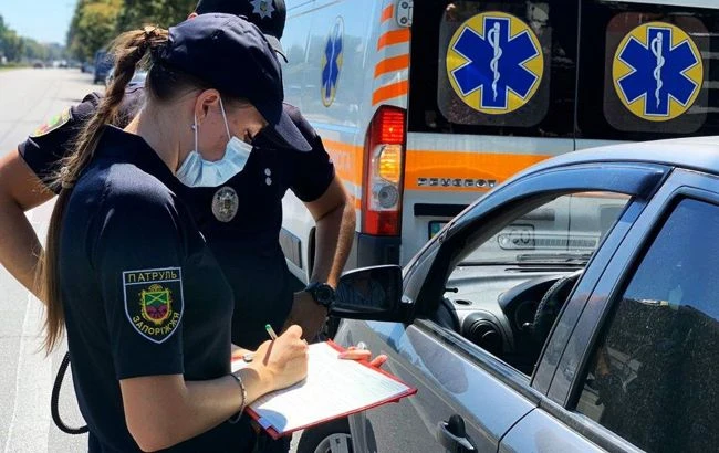 В Одесі 18-річний водій протаранив припарковані авто: машини відкинуло на пішохода
