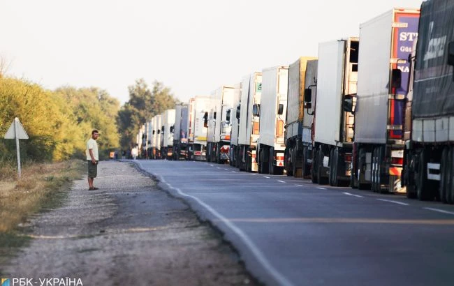 У чергах на західному кордоні стоять понад 200 автомобілів