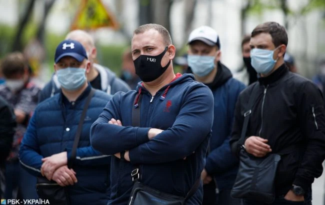В Україні за добу госпіталізували рекордну кількість хворих на коронавірус