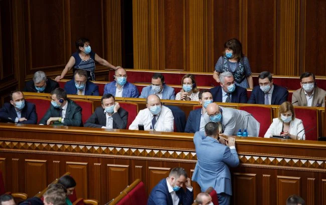 В уряді назвали наслідки підвищення мінімальної зарплати до 5000 гривень
