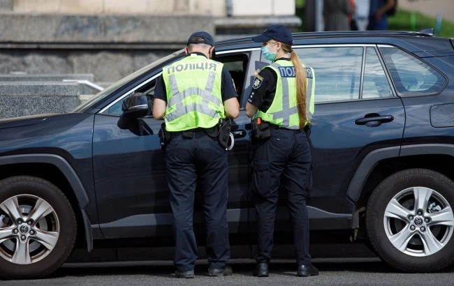 Поліція зупинила авто без причини: що робити водіям в Україні