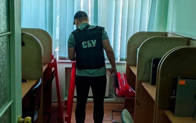 Збирали дані українців. СБУ блокувала call-центри, які працювали на РФ