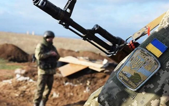 Бойовики відкривали вогонь з гранатометів поблизу Новотроїцького та Шумів
