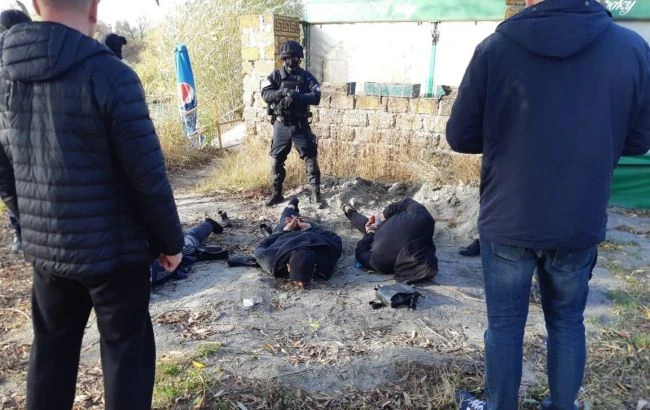 У Харкові затримали трьох іноземців за зберігання зброї