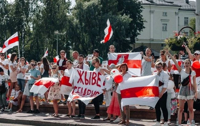 У Білорусі демонстранти вийшли на новий масовий мітинг