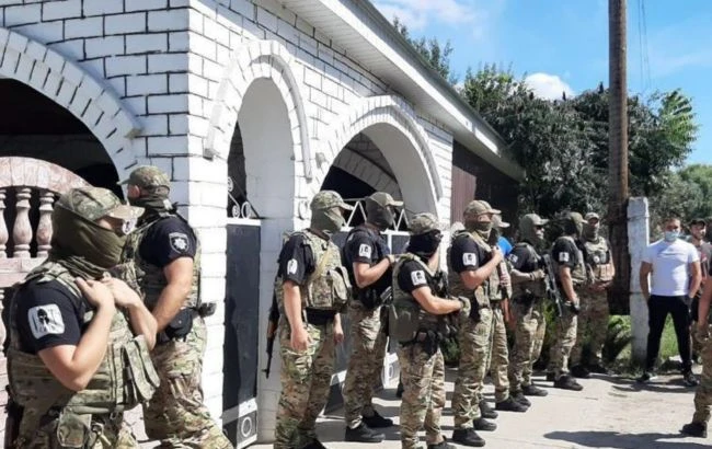 У Харківській області акція біля поселення ромів переросла у сутички