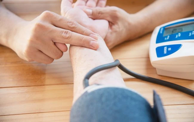 Які продукти провокують головний біль і гіпертонію: виключіть їх з раціону