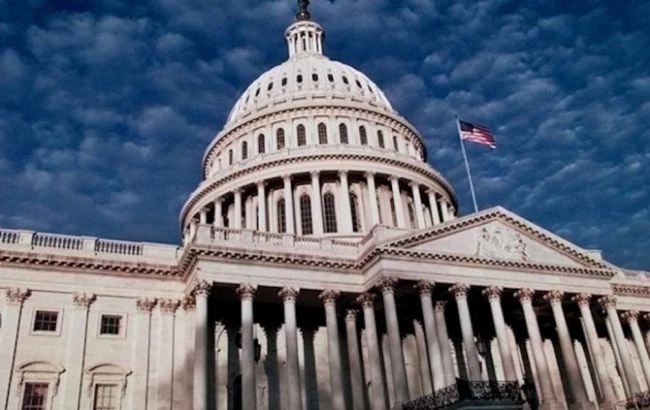 Сенат США продовжив бюджет для запобігання 