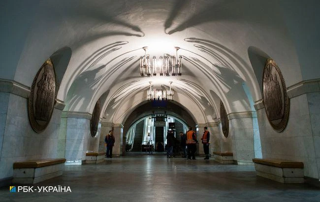 Метро Києва оголосило тендер на проектування другого виходу на 