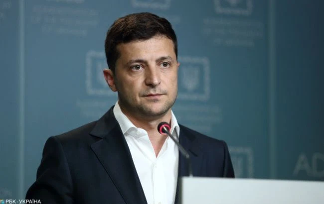 Зеленський доручив розібратися з пенсіями для сімей загиблих військових на Донбасі