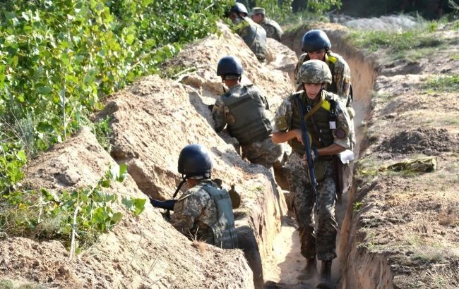 На Донбасі бойовики 11 разів порушили 