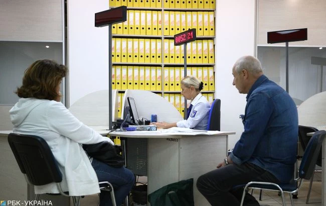 Як змінити по батькові дорослому українцю: детальна інструкція