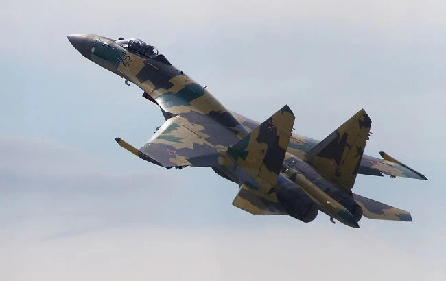 Російські винищувачі перехопили бомбардувальник США над Беринговим морем