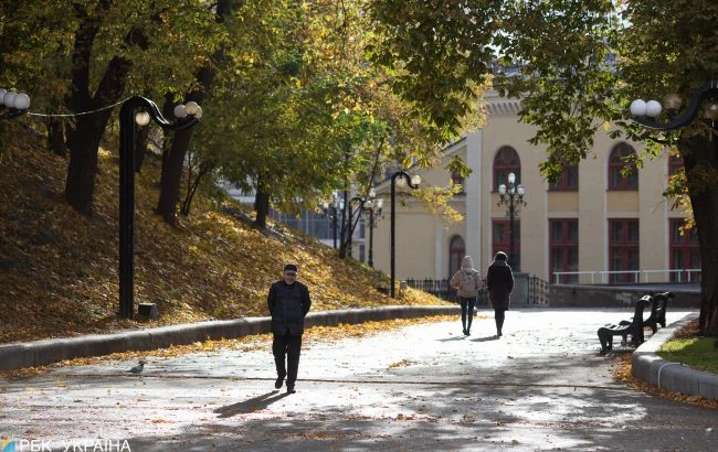 Дощі у трьох областях та до +19 тепла: прогноз погоди на сьогодні