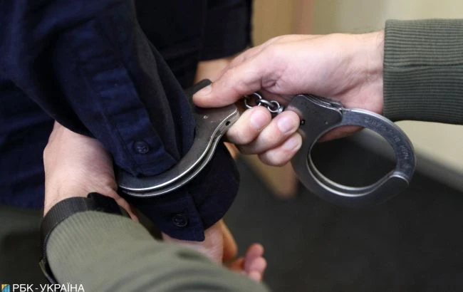 У Кременчуці поліцейський зламав руку чоловікові, який відмовлявся від госпіталізації