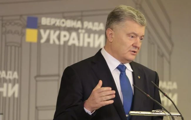 Порошенко вимагає закласти в бюджетну резолюцію на 2022 рік індексацію зарплат і пенсій