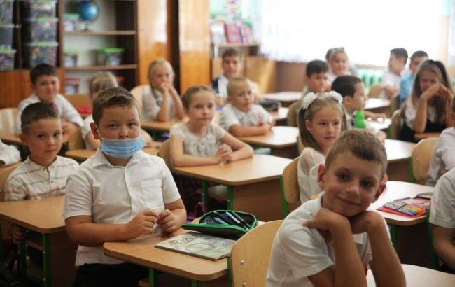 Держкомісія підтримала пропозицію МОН про початок канікул