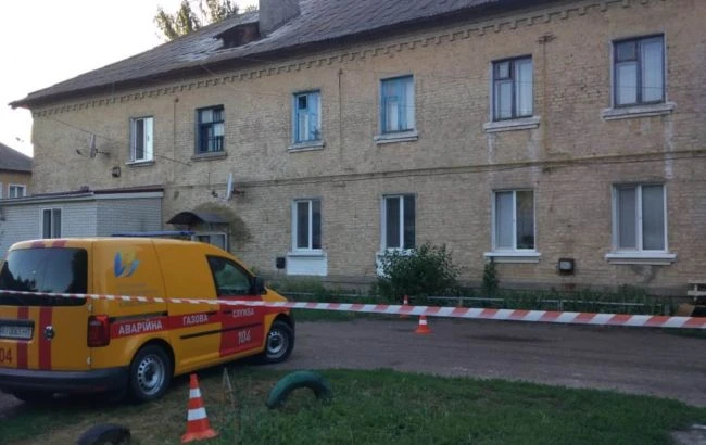 Під Києвом обвалився дах багатоквартирного будинку