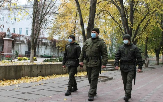У Херсоні військові охороняють три лікарні для пацієнтів з COVID-19