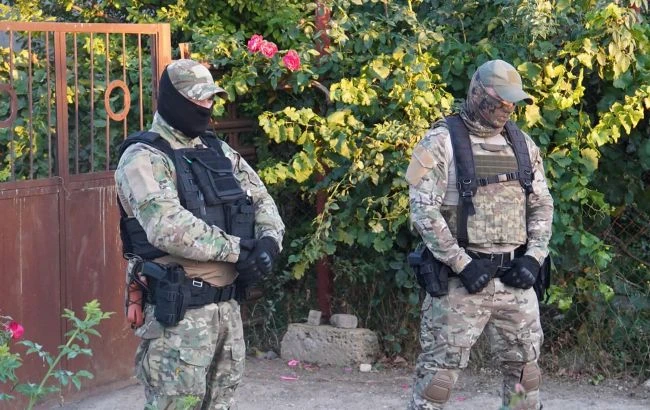 В Криму після обшуків затримали чотирьох кримських татар