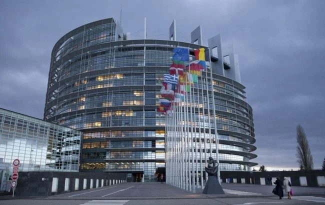 Європарламент закликав посилити санкції проти Росії і зупинити 