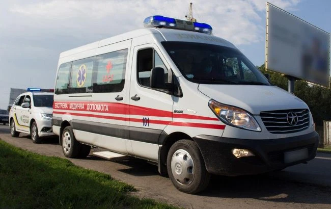 У ДТП під Києвом арматура з вантажівки вп'ялася в авто: моторошні деталі і фото